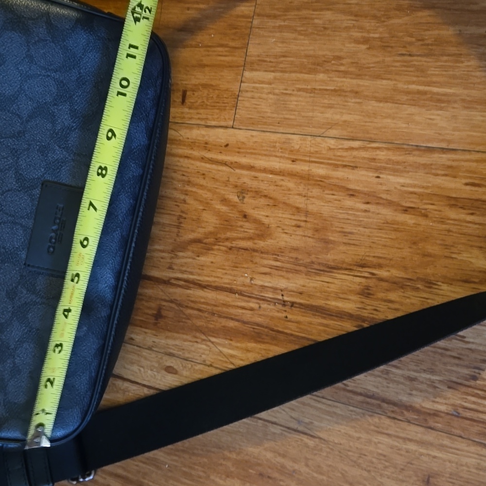Coach Black Signature Crossbody Bag - Picture 5 of 6
